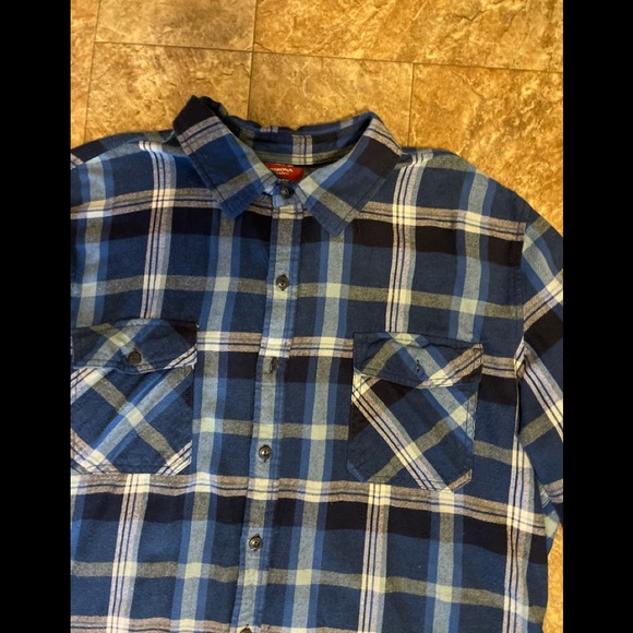 HUGE MOVING AWAY SALE! Plaid Arizona Flannel - Picture 3 of 5